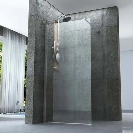 Parete doccia walk-in cristallo trasparente 8mm H195cm in bagno moderno con rivestimento in pietra e soffione a muro
