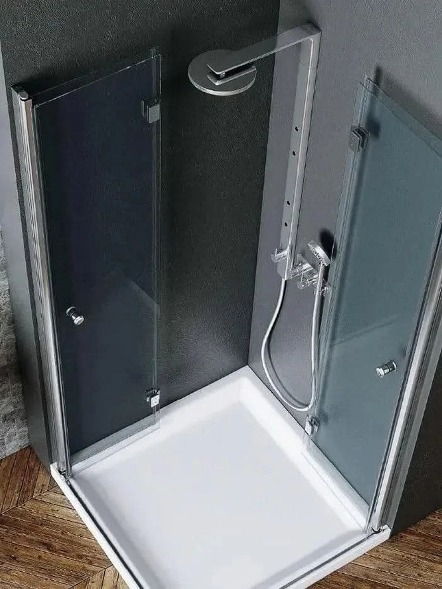 Vista tre quarti box doccia a libro frameless 6mm trasparente H200cm su piatto doccia bianco rettangolare