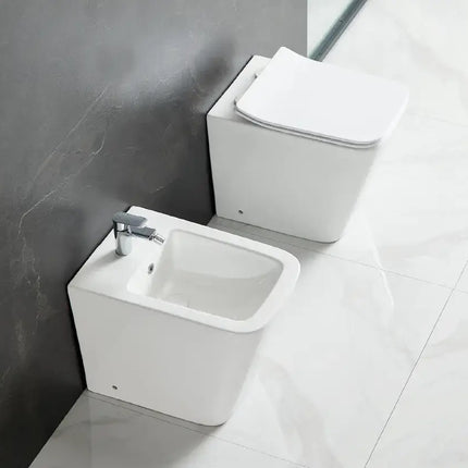 Coppia Sanitari Design A Terra Filo Muro | Karag LT