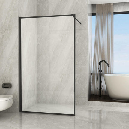 Vista frontale della parete walk-in con telaio nero H195cm in cristallo 8mm in bagno rivestito effetto marmo