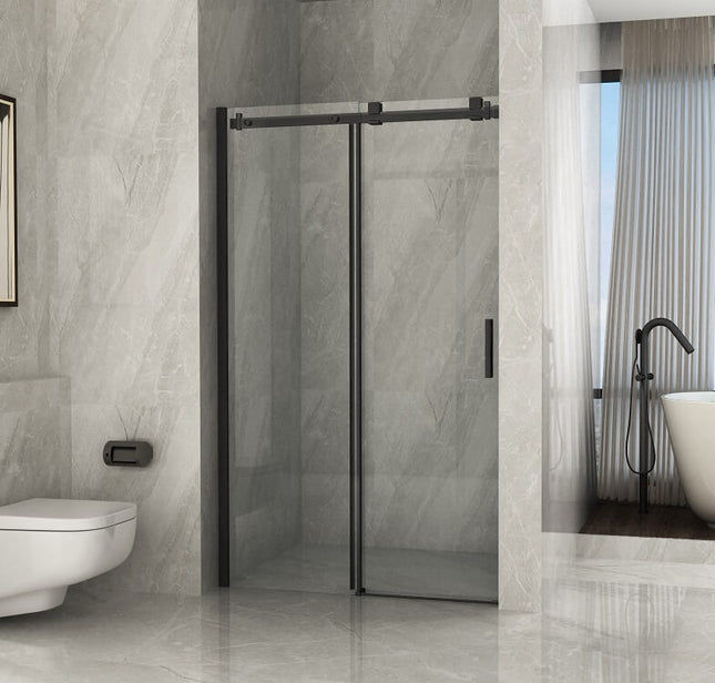 Porta doccia scorrevole Libra Black H195 8mm, vista frontale in bagno con vasca free-standing e rubinetteria nera, profili neri industrial