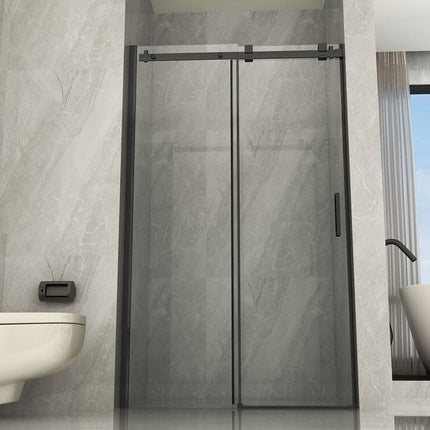 Porta doccia scorrevole Libra Black H195 8mm, seconda vista frontale in bagno moderno con vasca e rubinetteria nera, design industrial