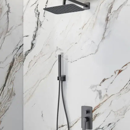 Set doccia LEA gun metal a incasso con parete in marmo bianco venato