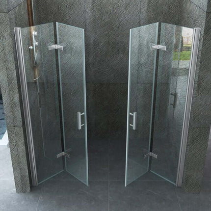 Doppia porta doccia a libro per nicchia H195 8mm aperte a soffietto, vista prospettica dall'alto in bagno luxury con idromassaggio
