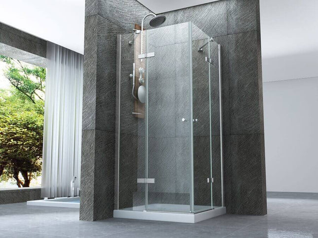 Box doccia Taurus doppia anta battente cristallo 8mm H195 in bagno moderno con parete in pietra grigia e finestra